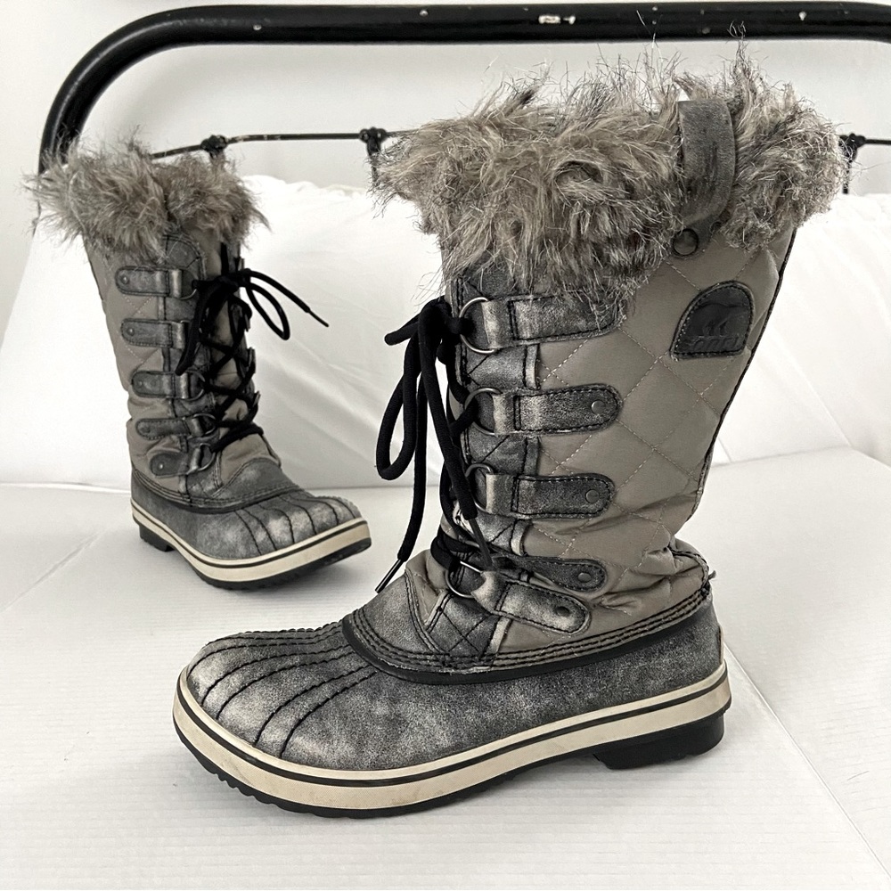SOREL | Kettle & Black Tofino Distressed Boot - Women winter snow boots